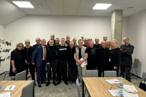 Як беларусы арганізаваліся, каб сустрэць нечакана вызваленых палітвязняў